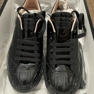 New In Box Pinko Biancospino sneakers Black 36